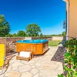Casa vacanze Beautiful In Golubovo *