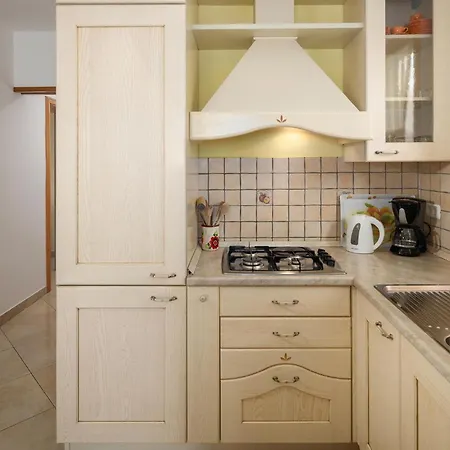 Cozy In Golubovo بيت للعطل