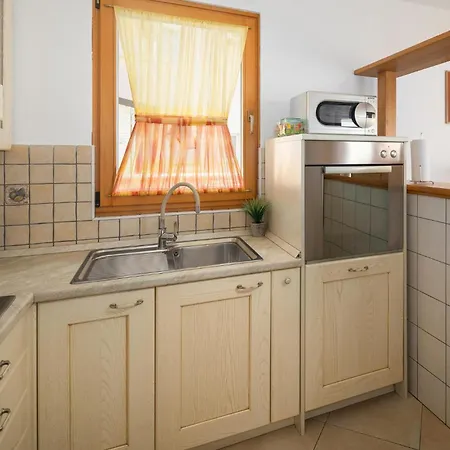 Cozy In Golubovo بيت للعطل *
