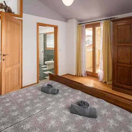 Awesome Home In Golubovo With House Sea View *