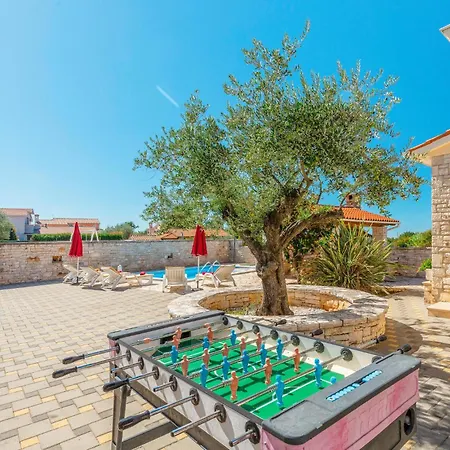 Ferienhaus Awesome Home In Golubovo With House Sea View Gajana